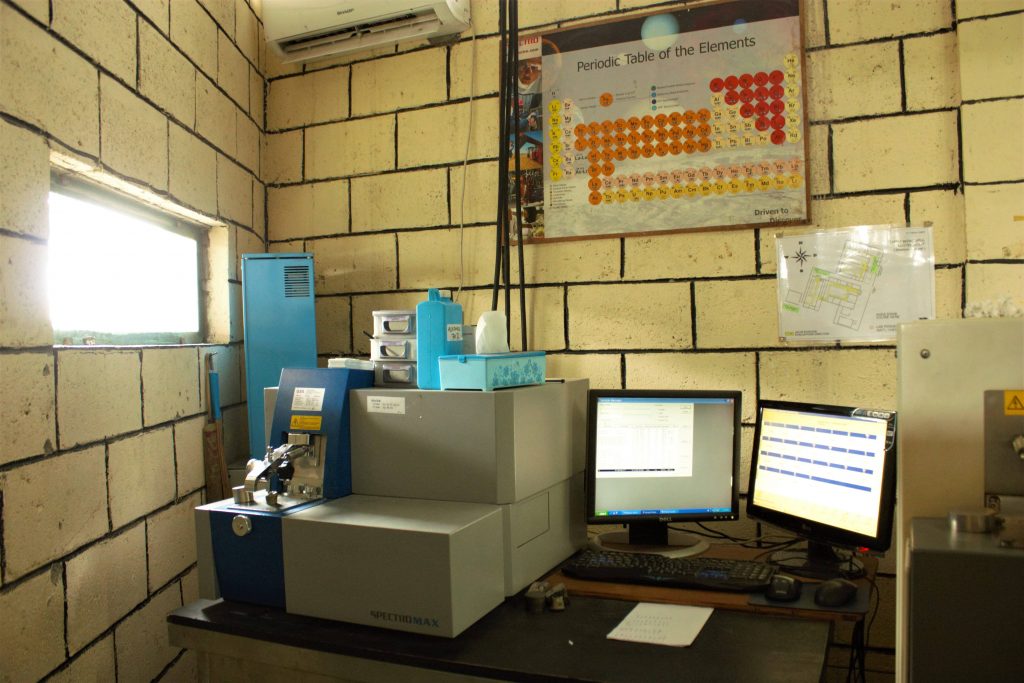Spectrometer lab for chemical analysis
